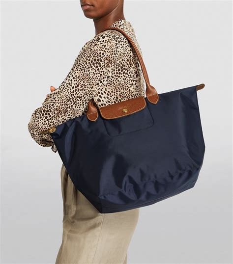 longchamp le pliage large navy.